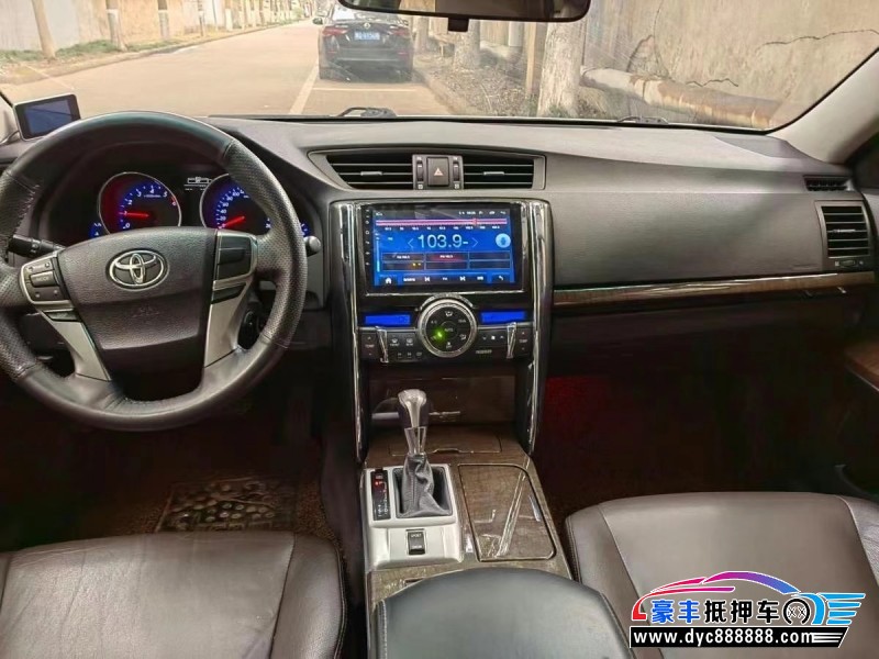 14年丰田锐志轿车抵押车出售