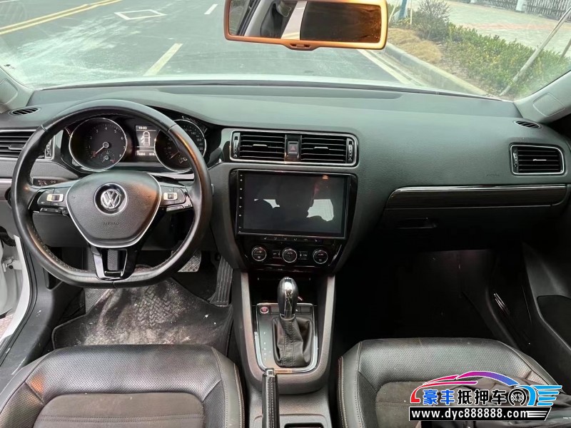 16年大众速腾轿车抵押车出售