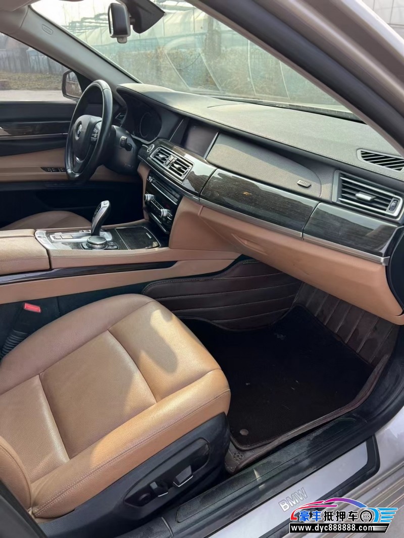 15年宝马7系轿车抵押车出售