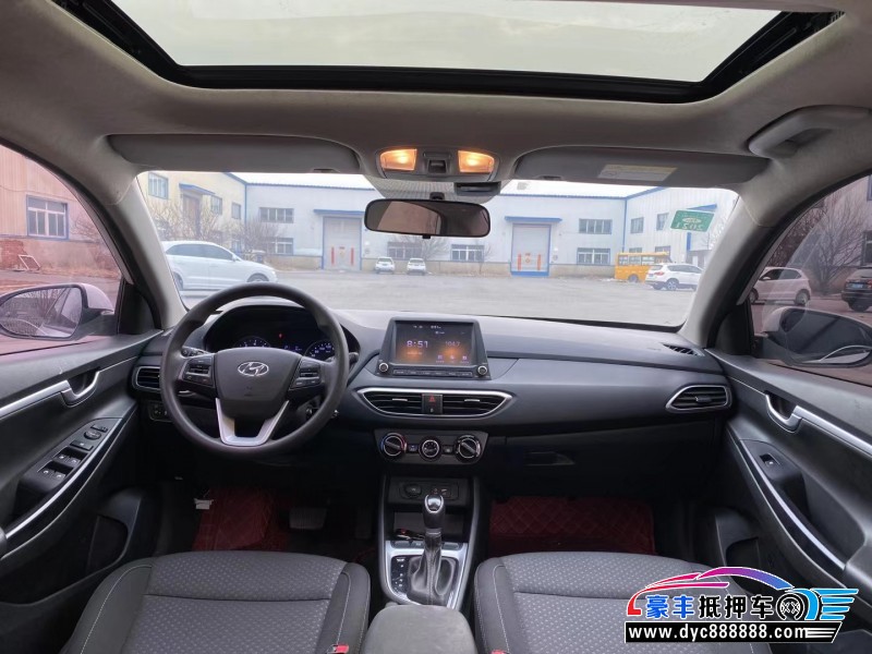 17年现代悦动轿车抵押车出售