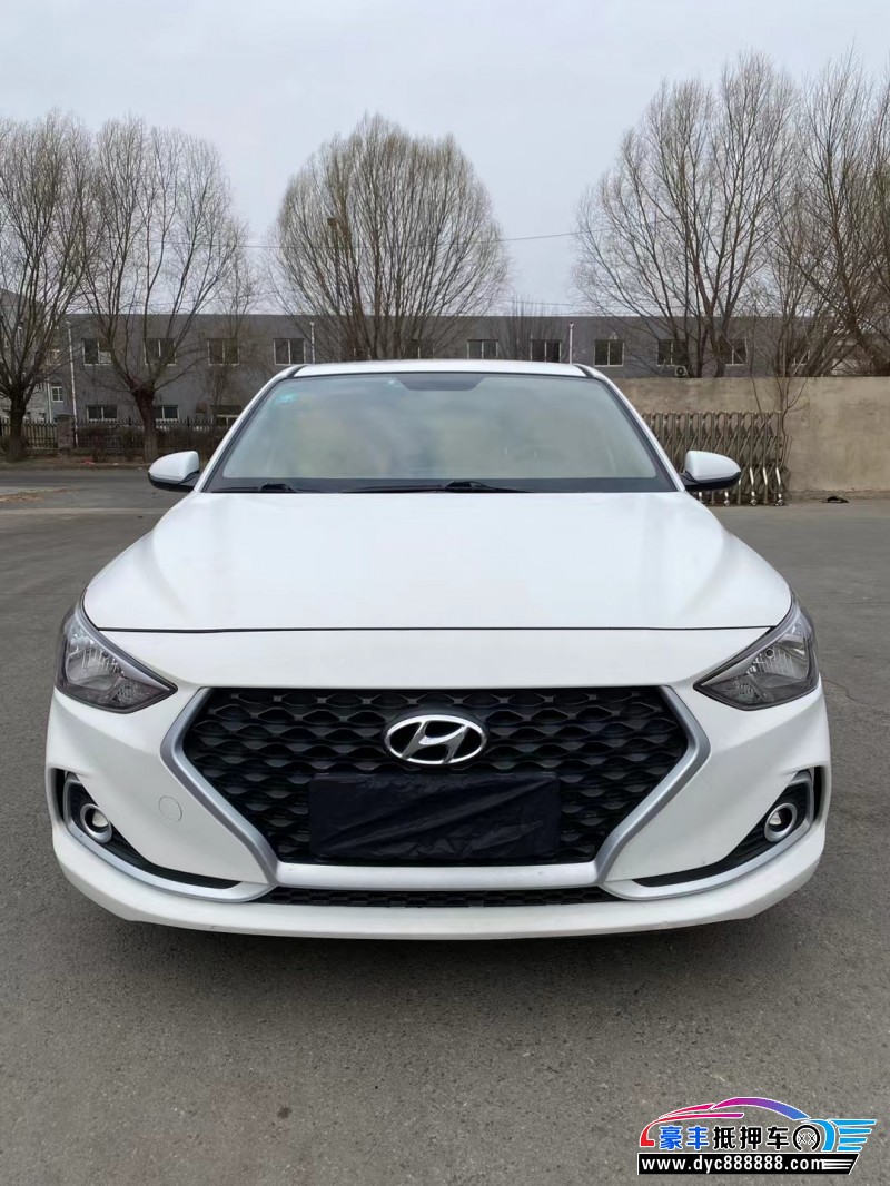 17年现代悦动轿车抵押车出售