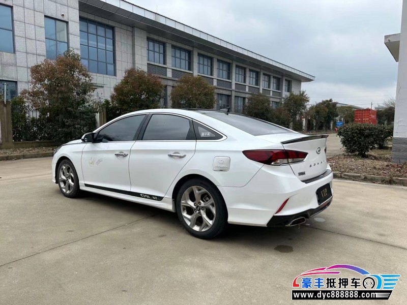 18年现代索纳塔轿车抵押车出售