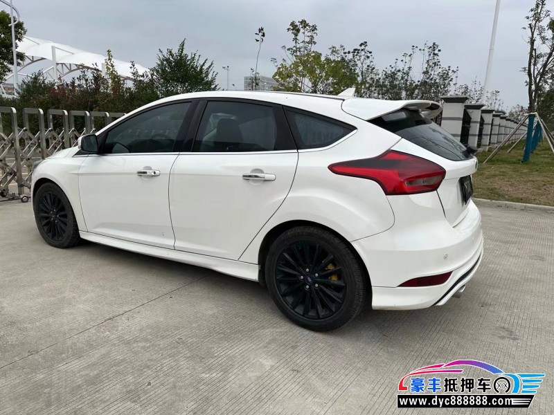 17年福特福克斯轿车抵押车出售