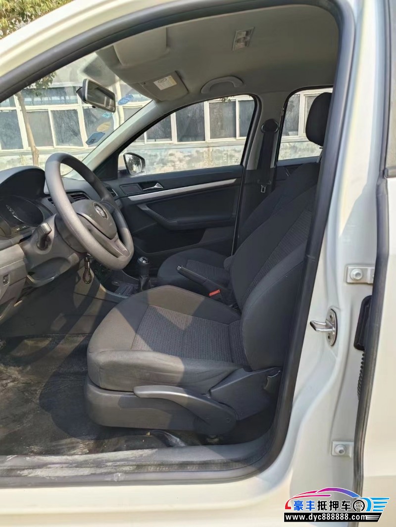 17年大众朗逸轿车抵押车出售