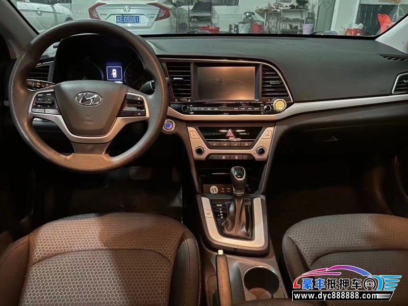 16年现代领动轿车抵押车出售