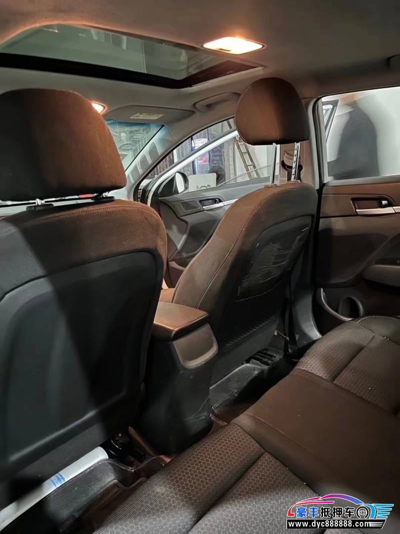 16年现代领动轿车抵押车出售