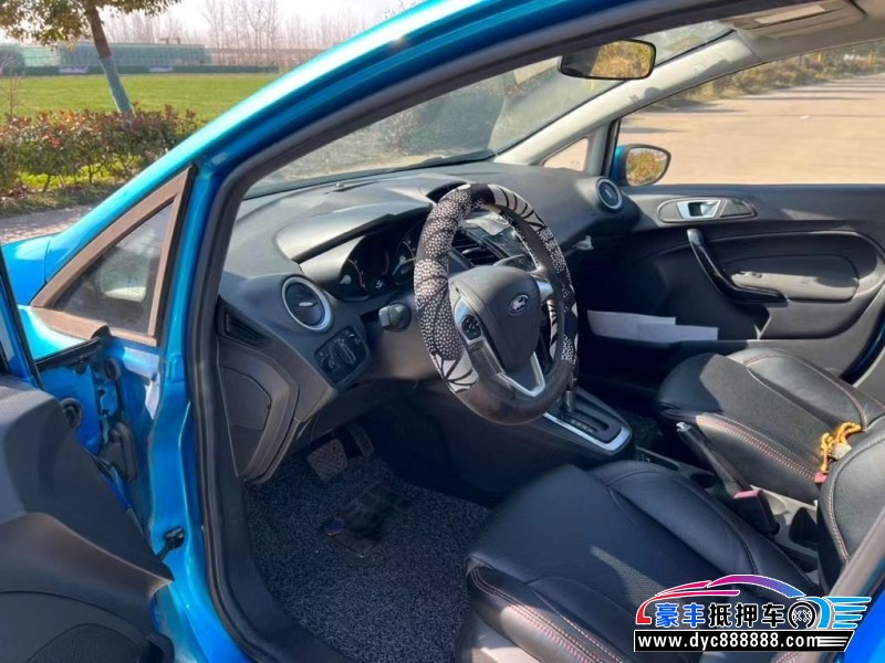 13年福特嘉年华轿车抵押车出售