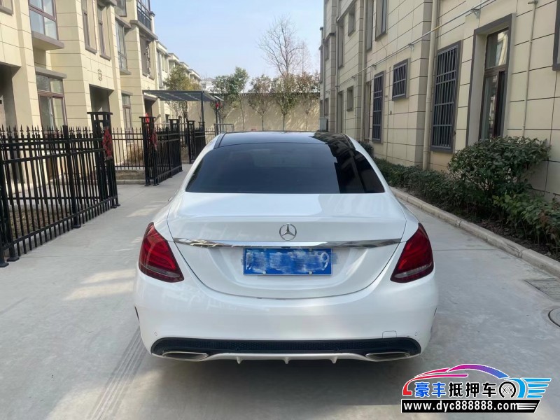 17年奔驰C级轿车抵押车出售