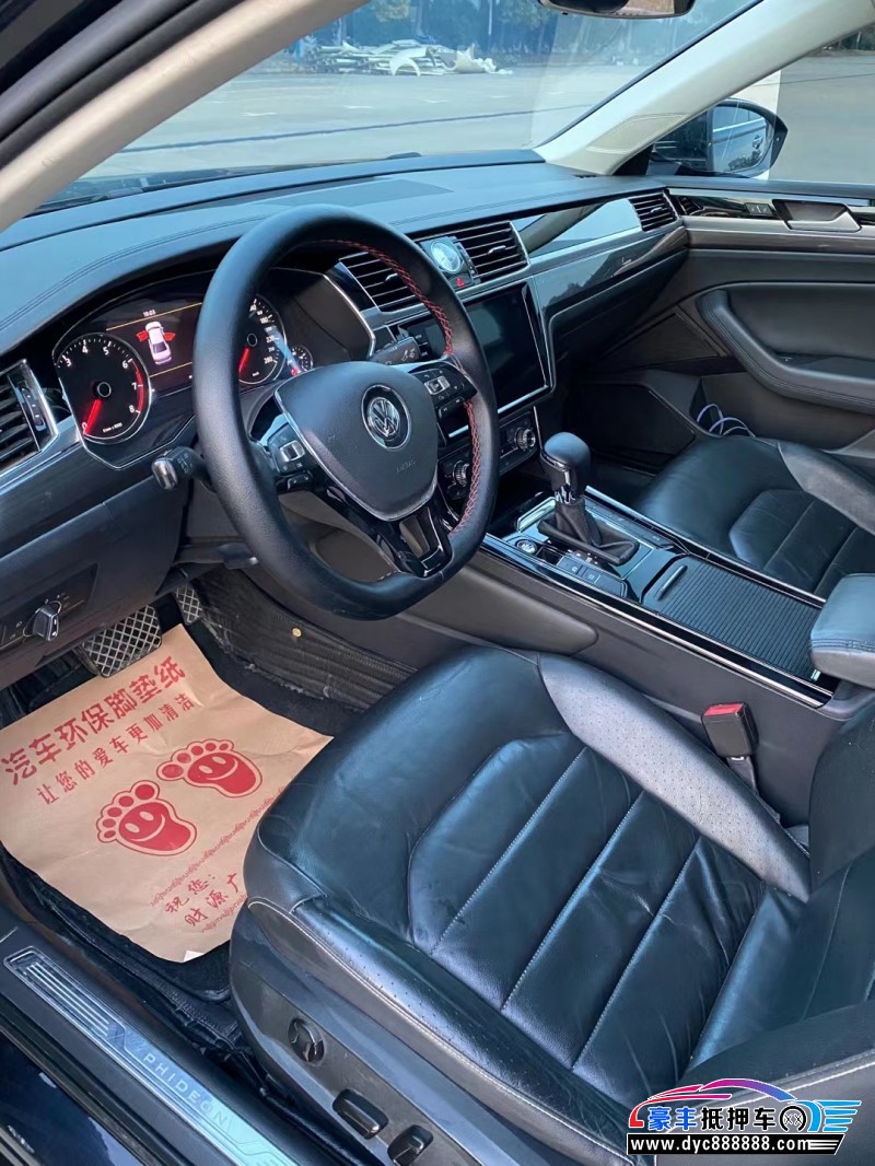 18年大众辉昂轿车抵押车出售