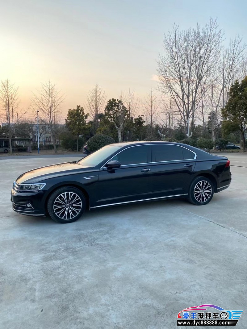 18年大众辉昂轿车抵押车出售