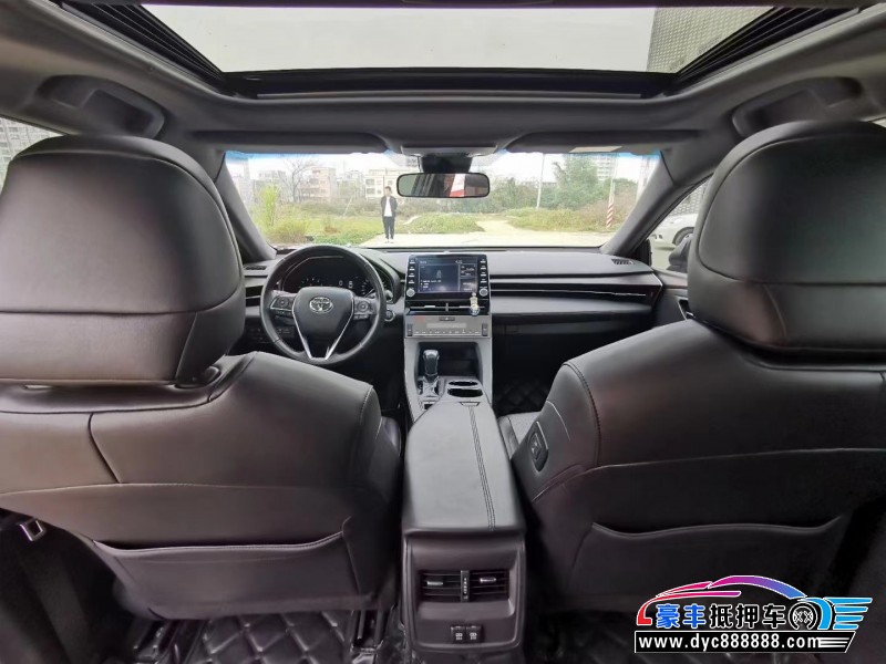 20年丰田亚洲龙轿车抵押车出售