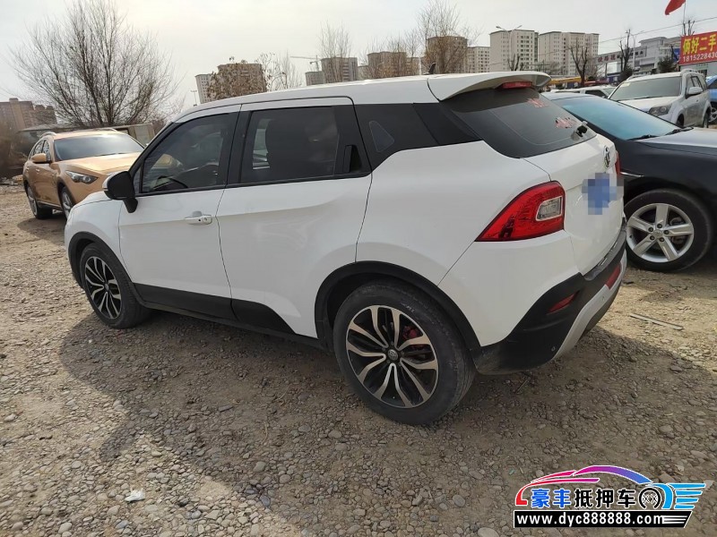 16年中华V3轿车抵押车出售