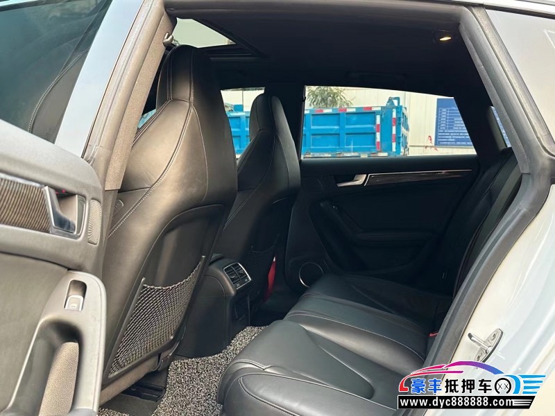 14年奥迪S5轿车抵押车出售