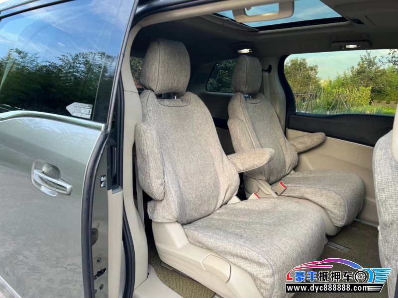 15年别克GL8轿车抵押车出售