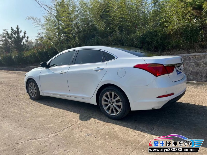 14年现代名图轿车抵押车出售