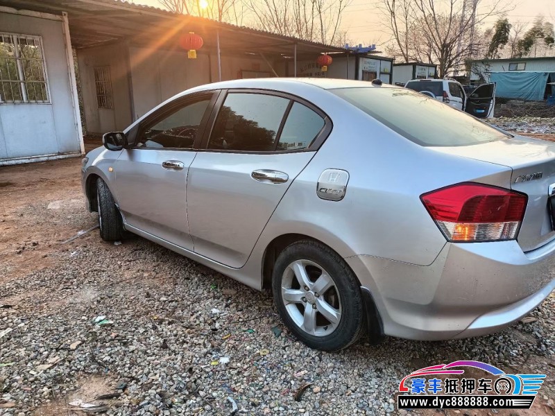 09年本田锋范轿车抵押车出售