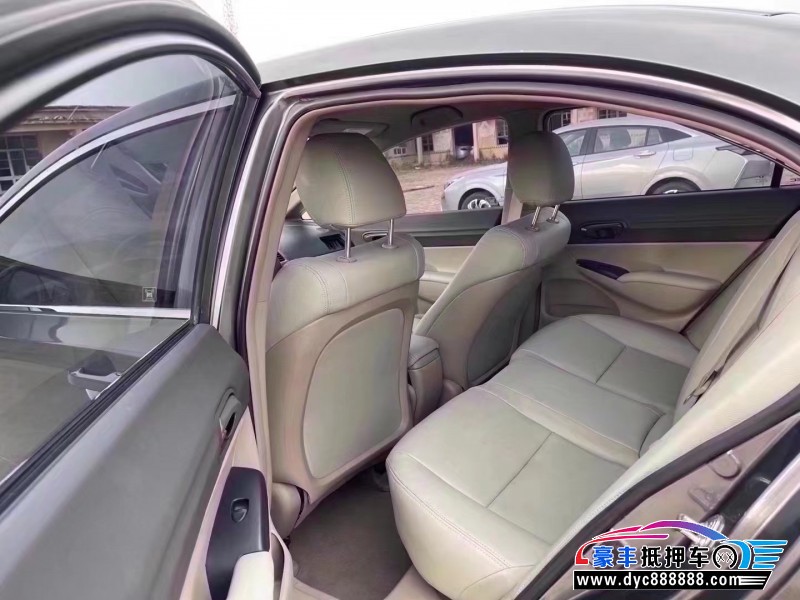 13年本田思铭轿车抵押车出售