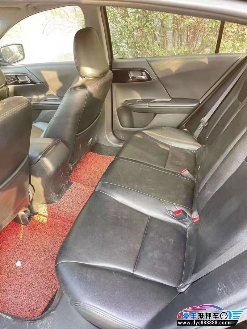 18年本田雅阁轿车抵押车出售