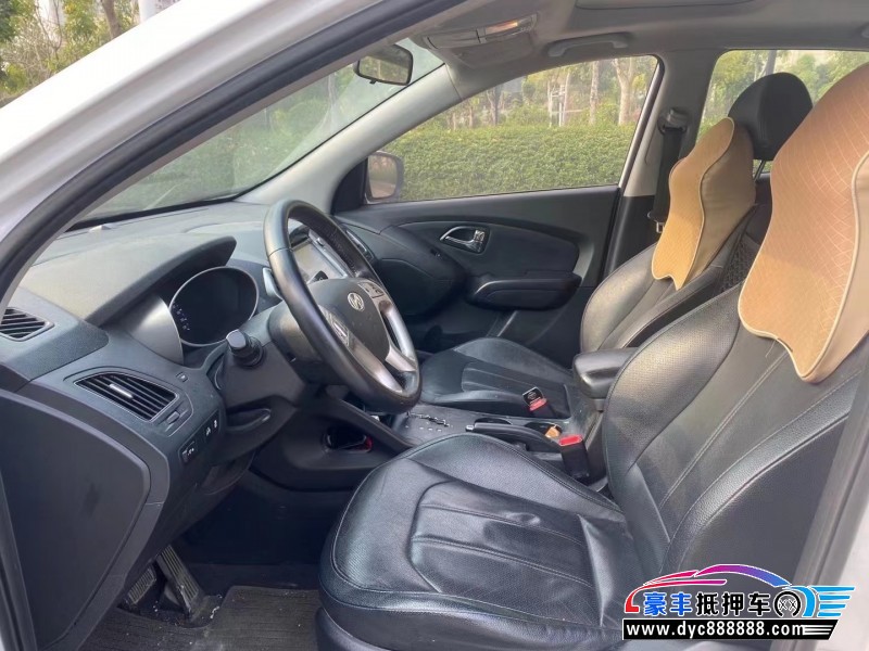 15年现代ix35轿车抵押车出售