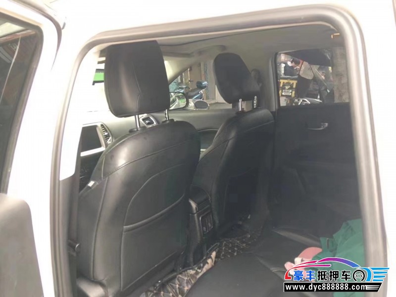 17年Jeep指南者轿车抵押车出售