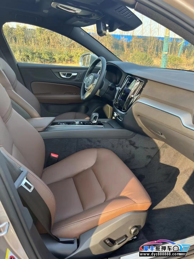 22年沃尔沃S60轿车抵押车出售