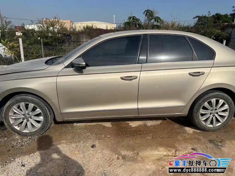 18年大众宝来轿车抵押车出售