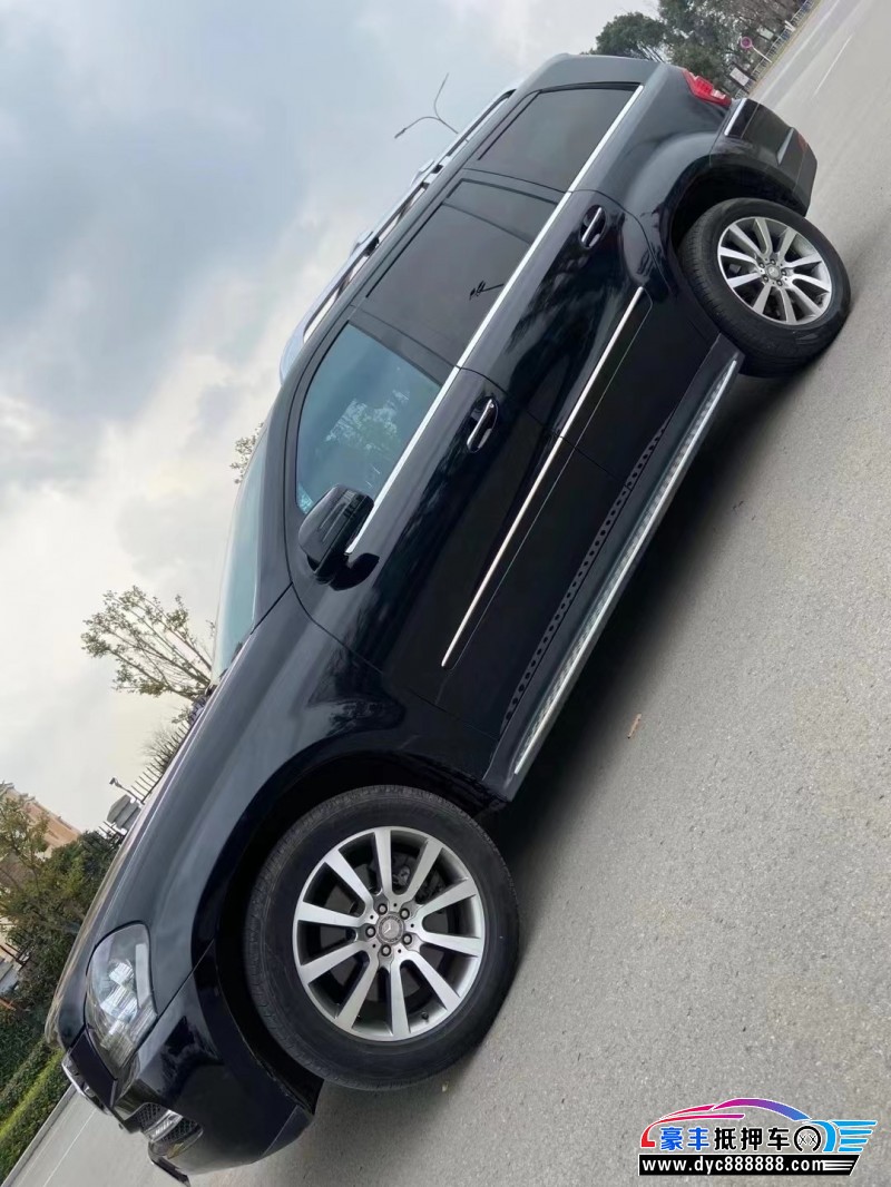 13年奔驰GL轿车抵押车出售