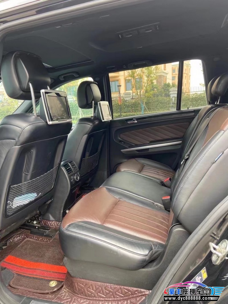 13年奔驰GL轿车抵押车出售