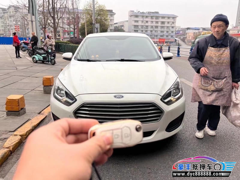 17年福特福睿斯轿车抵押车出售