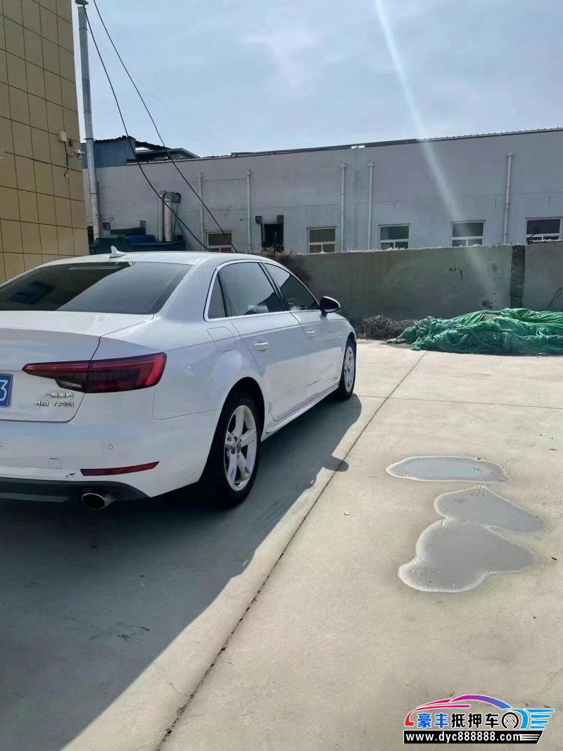 17年奥迪A4轿车抵押车出售