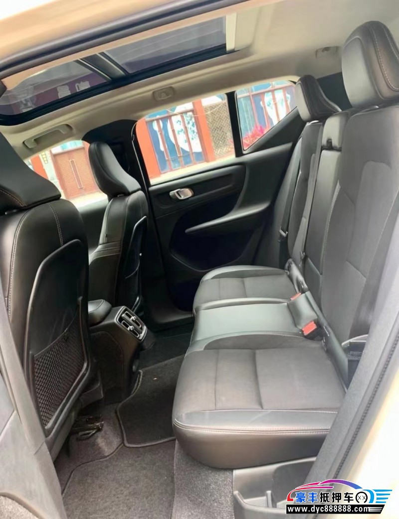 21年沃尔沃XC40轿车抵押车出售