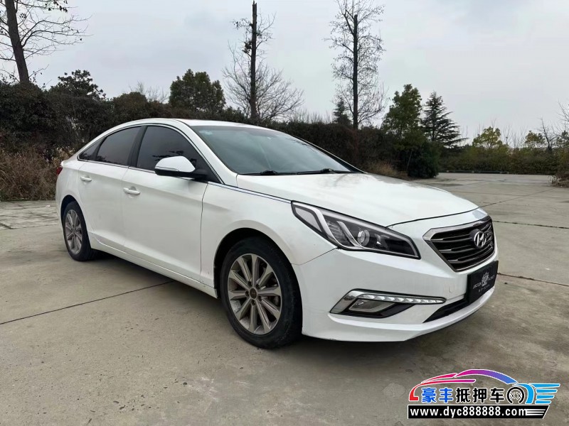 15年现代索纳塔轿车抵押车出售