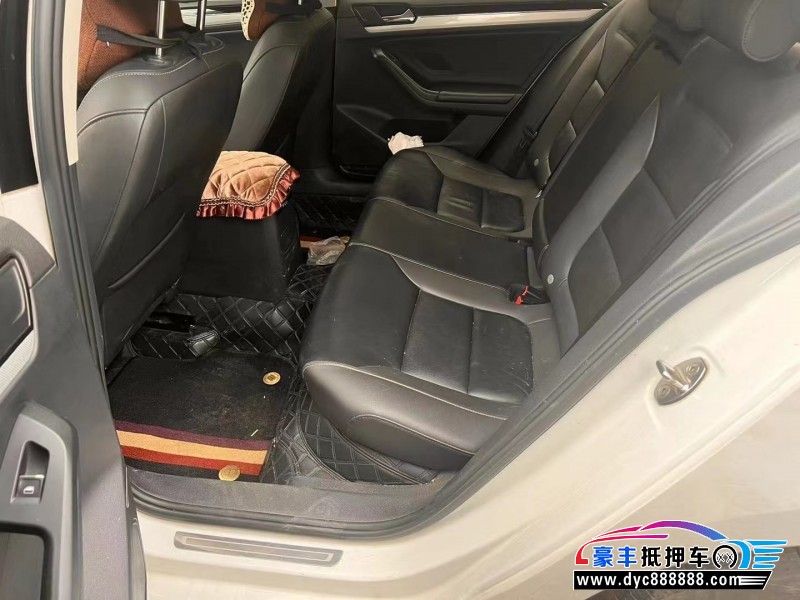 17年大众速腾轿车抵押车出售