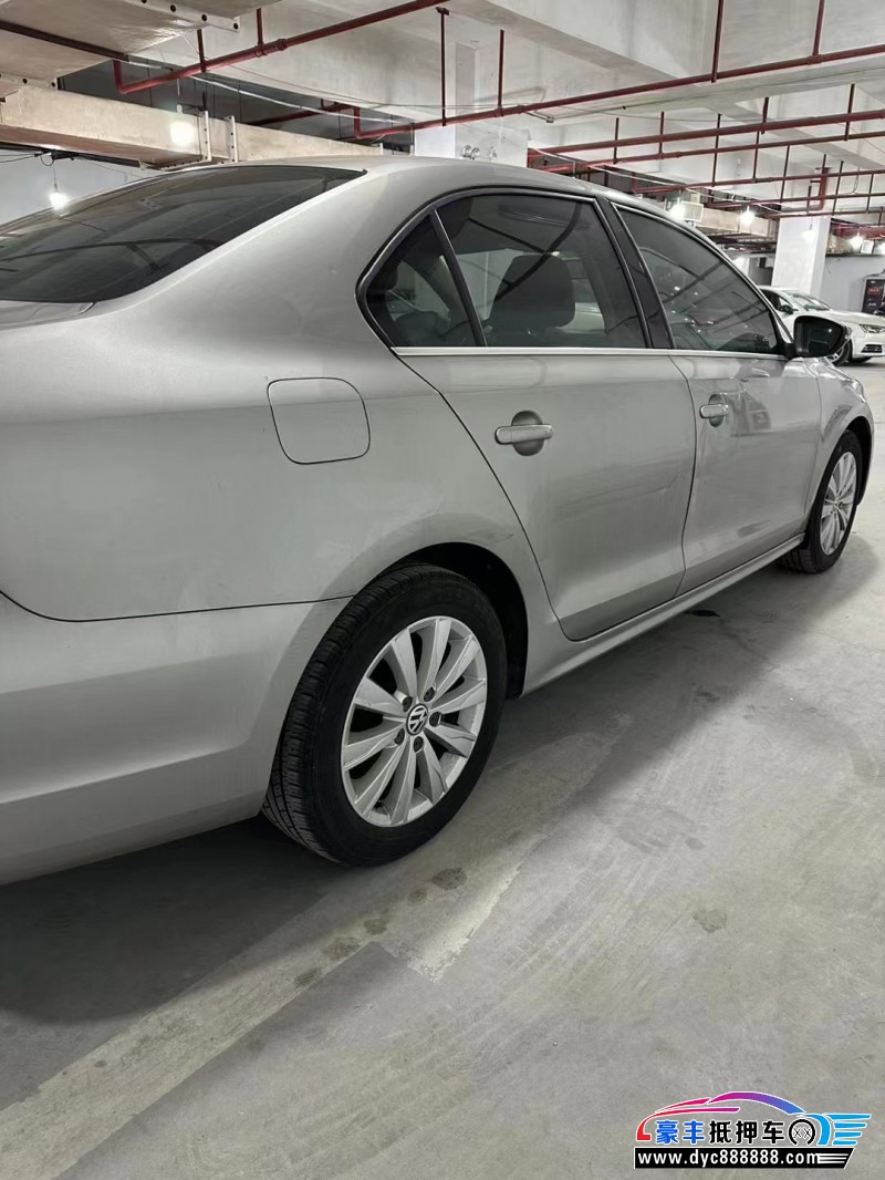 14年大众速腾轿车抵押车出售