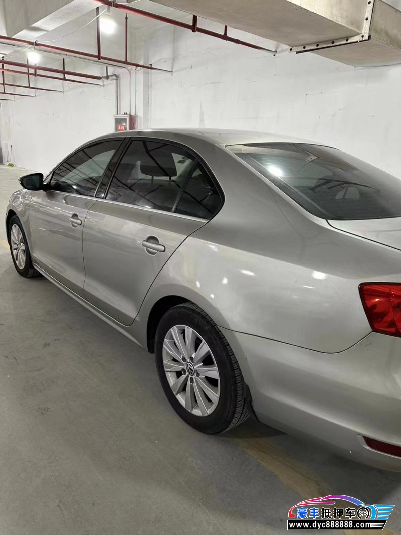 14年大众速腾轿车抵押车出售