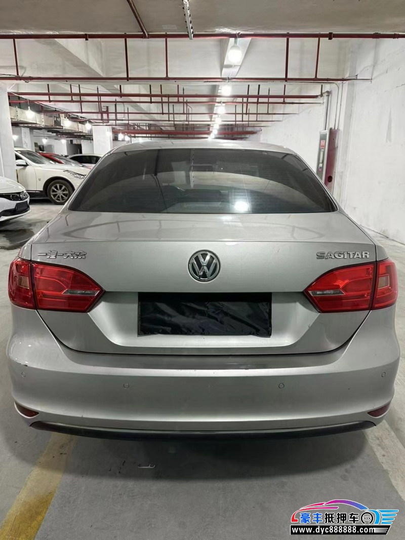 14年大众速腾轿车抵押车出售