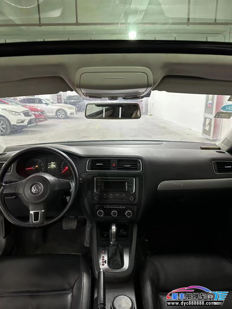 14年大众速腾轿车抵押车出售