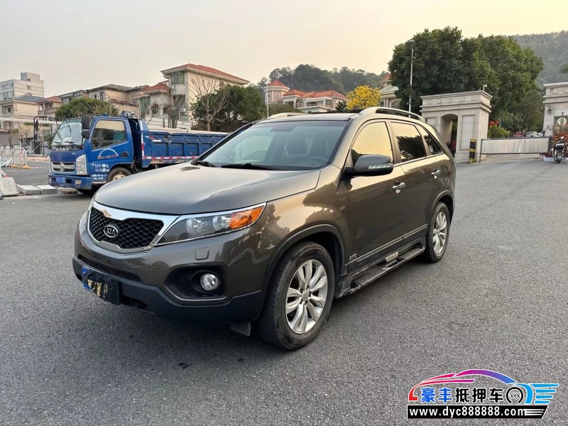 10年起亚索兰托轿车抵押车出售