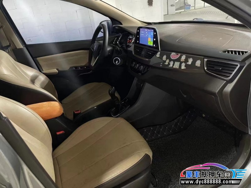 17年宝骏310MPV抵押车出售