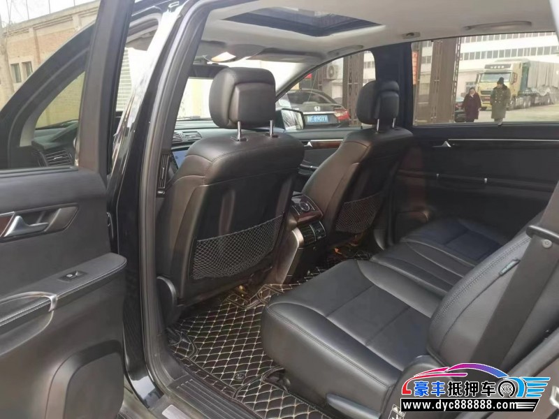 12年奔驰R级MPV抵押车出售