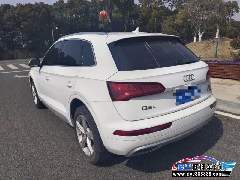 19年奥迪Q5轿车抵押车出售