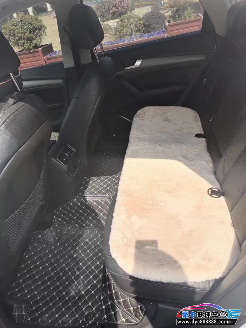 19年奥迪Q5轿车抵押车出售