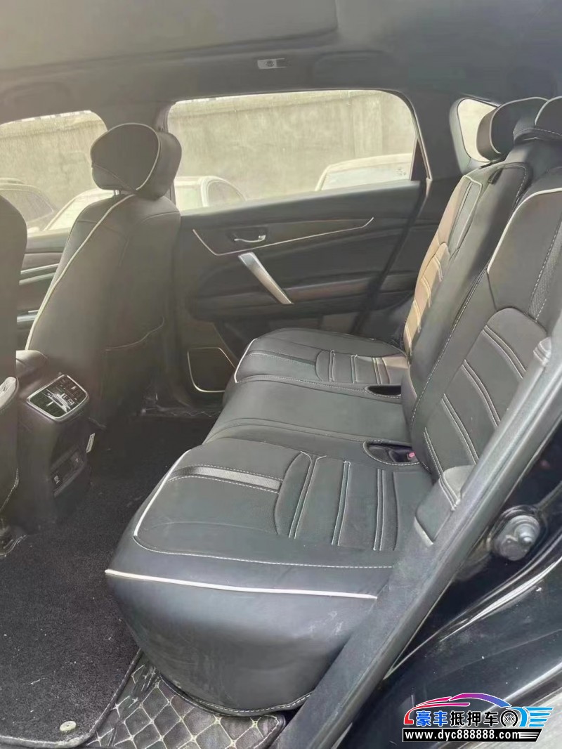 17年本田UR-V轿车抵押车出售