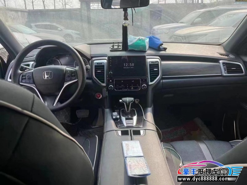 17年本田UR-V轿车抵押车出售