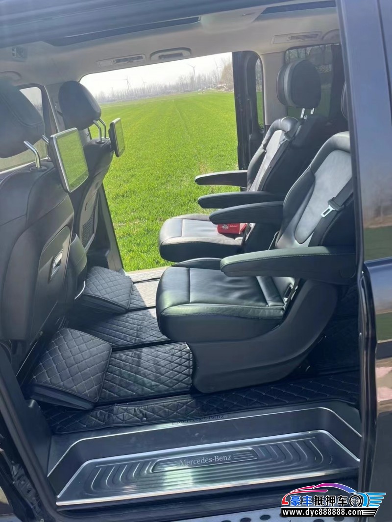 17年奔驰V轿车抵押车出售