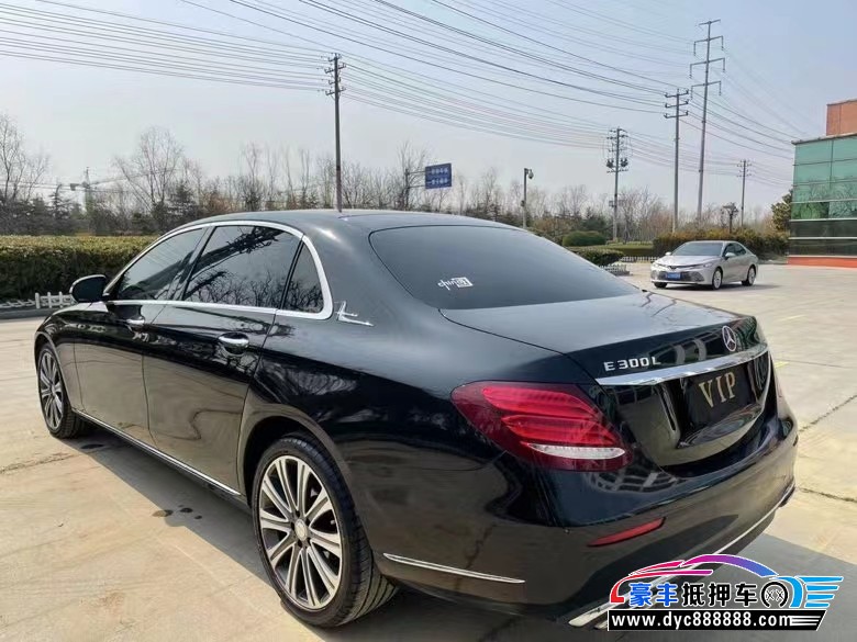 17年奔驰E轿车抵押车出售