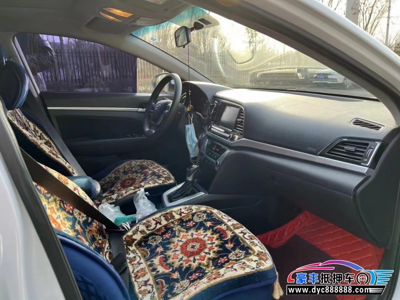 17年现代领动轿车抵押车出售