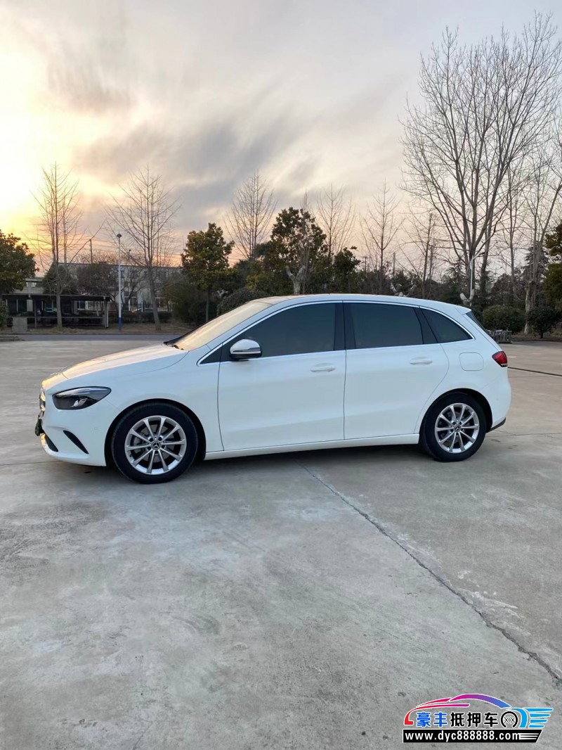 20年奔驰B级轿车抵押车出售