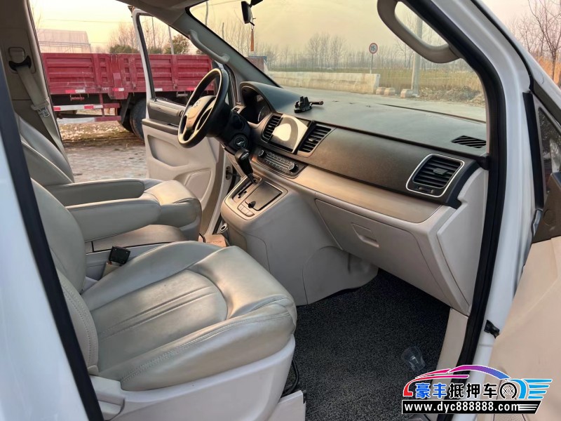 15年上汽大通G10轿车抵押车出售