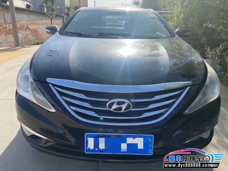14年现代索纳塔八轿车抵押车出售